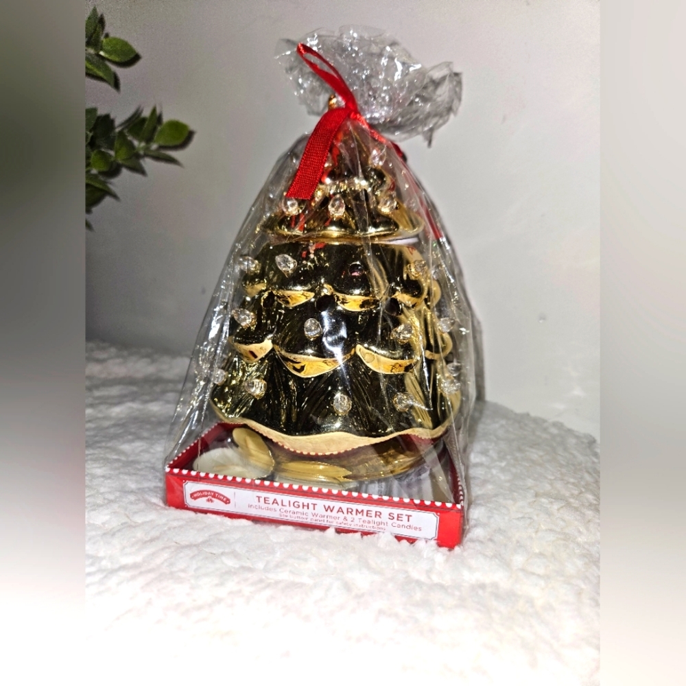 NEW Limited Holiday time gold tree vintage style light warmer with 2 tealights.